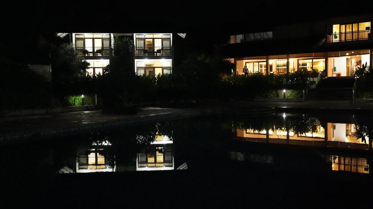 מלון Malayāttūr Whispering Waters מראה חיצוני תמונה